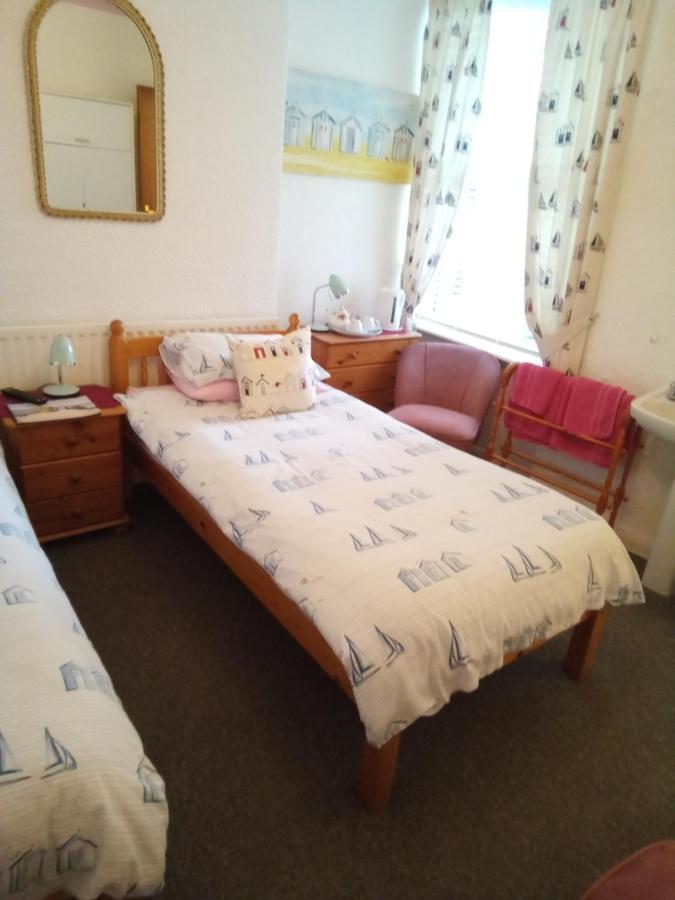 Applebys Guest House Holyhead Room photo